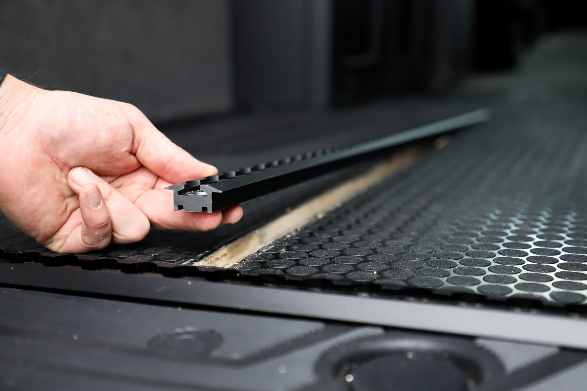 VanEssential Recessed Deep Venture L-Track (2 Pack)