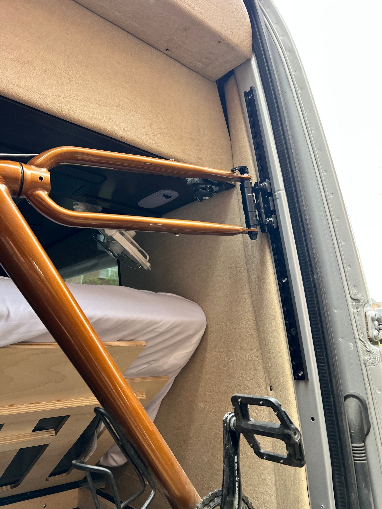 VanEssential Rectangle Venture L - Track (2 Pack) - Out There Vans, LLC